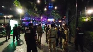 ปทุมฯ พร้อมฝ่าย ปค.คลองหลวง สแกนร้านเหล้าสุ่มตรวจป้องกันอาชญากรรมช่วงลอยกระทง พบเรียบร้อยดี