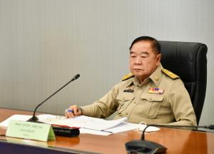 “ลุงป้อม” หน้าเครียด ไม่ตอบ ร่วมลอยกระทง-คุยความชัดเจนกับนายกฯ