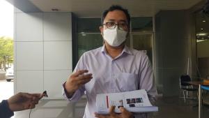 กก.แพทยสภาไม่เห็นด้วย "หมอสมิทธิ์" ใช้ตำแหน่งรวมหัวฝ่ายค้านฟ้องล้มปลดล็อกกัญชา หวังผลเลือกตั้ง "อนุทิน" ลั่นไม่ย้อนกลับ