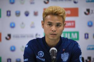 “ธีราทร” ชี้ นักเตะไทยจะได้ประสบการณ์ที่ดีจาก คอนซาโดเล ซัปโปโร