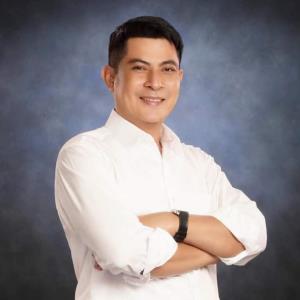 “ตระกูลเสนพงศ์” ลา ปชป.พ้อถูกเขี่ยทิ้งไม่ส่งลง ส.ส.ทั้งที่เสี่ยงคดีสู้ระบอบทักษิณ คาดซบ รทสช.