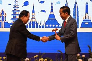 ผู้นำอินโดฯ รับไม้ต่อประธานอาเซียน ย้ำภูมิภาคแห่งนี้ต้องสงบสุข ไม่เป็นตัวแทนอำนาจ
