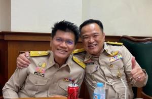 "อนุทิน" แจงไม่เคยจีบ "สาธิต" ย้ายพรรค บอกมีอนาคตไกลใน ปชป.