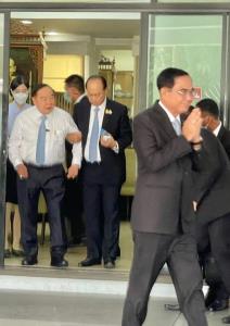 กับดักการเมืองด้อยพัฒนา