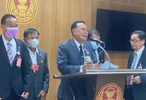 “สุรทิน” อ้าง “บิ๊กป้อม” หนุนยุบสภาก่อนปีใหม่ พร้อมดันนั่งนายกฯ ปัดยุบพรรคพร้อมส่ง ส.ส.ทุกเขต