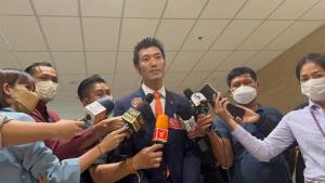 “ธนาธร” อ้างผู้มีอำนาจเล่นงานฟ้อง ม.116 พร้อมสู้คืน ปชต.ให้ไทย เมินกลยุทธ์ 2ป. ชนทุกกติกาเลือกตั้ง