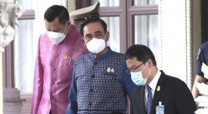 “ประยุทธ์” อารมณ์ดีคุยกระหนุงกระหนิง “พี่ป้อม” ขอ รมต.ช่วยกันทำงานอยู่กันมานาน ทำดีแล้วทำต่อไป