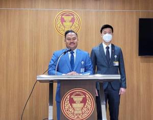 “ก้าวไกล” โว พร้อมเลือกตั้งทุก ชม.แขวะกติกาเอื้อพลังดูดทำ ส.ส.เอาตัวรอด ไม่สนอุดมการณ์