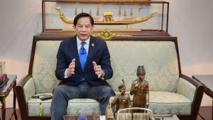 “พีระพันธุ์” พร้อมลุยงานทำหน้าที่แม่บ้านทำเนียบฯ เผย ทีมงาน “ลุงตู่” ติดต่อให้นั่งเลขาฯ นายกฯ เมินคนวิจารณ์ได้เปรียบทางการเมือง