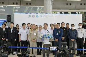 “อนุทิน-ศักดิ์สยาม-พิพัฒน์” ร่วมต้อนรับนักท่องเที่ยวจีนถึงสุวรรณภูมิ หลังมีประกาศเปิดประเทศ