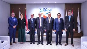 ทูตมะกัน ดอดพบ "อนุทิน" ถกปมโควิด-การเมืองหลังเลือกตั้ง เห็นพ้องเปลี่ยนแปลงสู่แนวทางปชต.