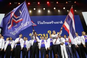 “บิ๊กตู่” แค่เปิดหัวรอ ของจริง-ยุบสภา ก.พ.!?