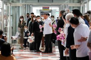 (ชมคลิป) บรรยากาศประเทศไทยต้อนรับนักท่องเที่ยวจีนกลุ่มแรกหลังจากจีนผ่อนคลายมาตรการโควิด