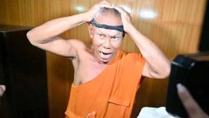 กลับมาบวชแล้ว! อดีตเจ้าอาวาสคาดผม ชี้ครั้งก่อนฝ่ายหญิงไม่ได้แจ้งความ จึงไม่มีความผิด