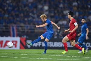 "ธีราทร" ซัดประตูชัยพาทีมชาติไทยเอาชนะเวียดนาม 1-0 คว้าเเชมป์ด้วยสกอร์รวม 3-2