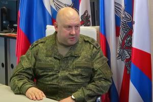 พล อ.วาเลรี เกราซิมอฟ ประธานคณะเสนาธิการทหารของรัสเซีย ขณะเข้าร่วมการประชุมของฝ่ายทหารในกรุงมอสโก เมื่อวันที่ 21 ธันวาคม 2022 เขาได้รับแต่งตั้งให้เข้าเป็นผู้บัญชาการควบคุมการทำสงครามในยูเครนโดยตรงตั้งแต่วันที่ 11 มกราคมที่ผ่านมา