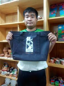 “ร.ร.เด็กพิเศษคุณพ่อเรย์” ชวนคนไทยทำบุญรับเทศกาลตรุษจีน พร้อมรับกระเป๋าผ้างานแฮนเมดจากน้องๆแทนคำขอบคุณ