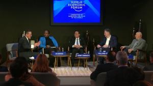 อาคมเสวนา World Economic Forum เน้นรักษาดุลการคลัง