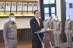 “"ประยุทธ์” ยัน ตร.รับงานนำขบวนวีไอพีนักท่องเที่ยว มีความผิด ต้องลงโทษตามกระบวนการ