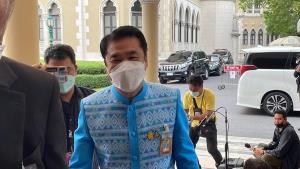 “สุริยะ” ส่งยิ้ม ไม่ตอบ ย้ายพรรค หรืออยู่กับ “ลุงป้อม” เหมือนเดิม