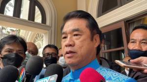 “สุริยะ” เคลียร์สื่อยันยังอยู่ พปชร.พร้อม “สมศักดิ์” งงข่าวซบ พท.- รทสช.