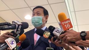 “พรเพชร” คาดมีอะไรพิเศษ ส.ว.แห่ลา ยันส่วนใหญ่ไม่ทิ้งหน้าที่ “ชวน” นัดต่อ กรีดกลัวร่างแก้ รธน.ด่าตัวเอง
