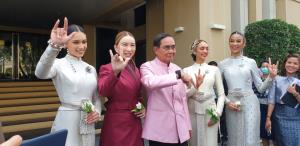 ทีมนางงามจักรวาลประจำปี 2022 เข้าพบนายกฯ พร้อมร่วมมือกับรัฐบาลขับเคลื่อน Soft power ไทยไปสู่ระดับโลก