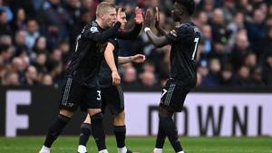 อาร์เซน่อลโกงตายยิง 2 ประตูช่วงทดเจ็บเอาชนะวิลล่า 4-2