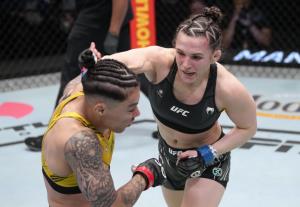 บลันช์ฟิลด์ ยังไร้พ่ายซับมิทชั่นปราบ อันดราเด้ ยก 2 ศึก UFC FIGHT NIGHT