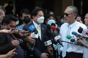 "พีระพันธุ์" รับเรื่อง "ชูวิทย์" แฉทุจริตราชการเพียบหลายประเด็น ยันนายกฯไม่นิ่งนอนใจเร่งสอบ
