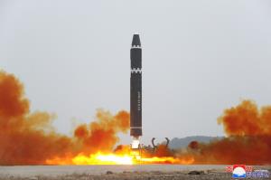 ปีนี้ระอุแน่! เกาหลีใต้คาดโสมแดงอาจยิง ICBM ใน ‘องศาปกติ’ เพื่อขู่สหรัฐฯ และทดสอบระเบิดนิวเคลียร์