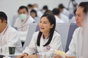 “อ.แหม่ม” มั่นใจบัตรประชารัฐแก้ปัญหาความเหลื่อมล้ำได้จริง พปชร.ชูนโยบาย 700 บาท ผ่านกลั่นกรองแก้ความยากจนแบบยั่งยืน