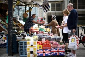 ยังไม่พ้นเคราะห์! UK เจอเงินเฟ้อ อาหารพุ่งสูงเป็นประวัติการณ์ บางครอบครัวต้องอดมื้อเพื่อประทังชีวิต