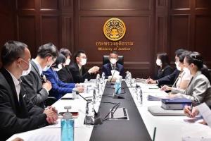 กสม.ถกปรับกฏยธ. การปฏิบัติผู้ต้องขังระหว่างยังไม่ตัดสินถือเป็นผู้บริสุทธิ์ ควบคุมให้เหมาะกับคดี