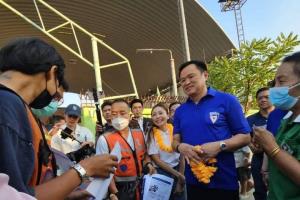 "อนุทิน" ลงพื้นที่ชุมชนแสงทิพย์ช่วย "ภาดาท์" หาเสียง ปชช.ปลื้มนโยบายมอเตอร์ไซค์ไฟฟ้า