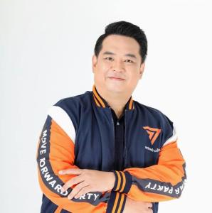 ผู้สมัคร ส.ส.ก้าวไกล สวนหลวง ชูแนวคิดระบบขนส่ง “ฟีดเดอร์” เข้าถึงชุมชน แก้รถติด-กระตุ้นเศรษฐกิจเขตรอบนอก
