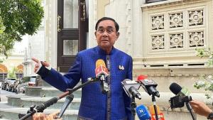 “บิ๊กตู่” เมิน “พี่ป้อม” โยงรัฐประหาร ชี้ครั้งสุดท้ายจบแล้ว มองเขย่าข่าวดิสเครดิต ลั่นไม่ให้ลากนอกกติกา