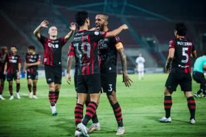 "แบงค็อก" เปิดรังไล่ทุบ "ฉลามชล" 3-1 คว้าสามแต้มยึดรองฝูงแน่น
