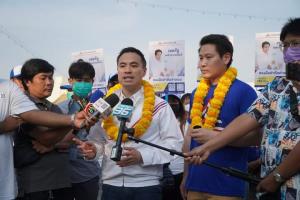"เอกนัฏ" ช่วย "เขตรัฐ" หาเสียง กำชับผู้สมัครรทสช.ใช้สื่อออนไลน์เป็นประโยชน์ พบปะปชช.อย่าทิ้งพื้นที่
