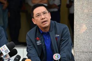 ภท.เข้ม ลือ “ชูวิทย์” บุกป่วนเวทีสายไหม “พุทธิพงษ์” ยัน นบ.พรรคไม่ใช่กัญชาเสรีแต่ผลักดันออก กม.คุม แนะ “เสี่ยอ่าง” ถามบางพรรคทำไมไม่หนุน