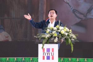 “อนุชา” เดินหน้าหนุนเศรษฐกิจฐานราก ดันโครงการ “โคล้านครอบครัว” เพิ่มรายได้สมาชิก กทบ.