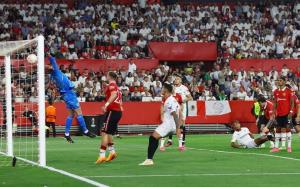 แมนยูมีแต่ความผิดพลาดเเพ้เซบีย่า 0-3 สกอร์รวมตกรอบ 8 ทีมยูโรป 2-5