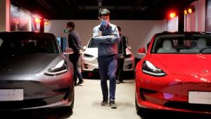 สงครามราคาของเทสลาในจีนกลับมาเดือดอีกครั้งหลังจากยอดขาย BYD พุ่งสูงขึ้น