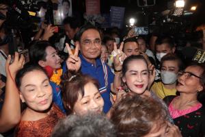 “บิ๊กตู่” เตรียมขึ้นรถแห่ ล่องใต้ “ตรัง -พัทลุง-สงขลา” ค้างคืนเป็นครั้งแรก ย้ำเมนูเน้นอาหารภาคกลาง รสจืด ไม่เอากุ้ง