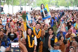 “จุรินทร์” ปราศรัยในถิ่นพังงาขอมั่นใจ ปชป.โวคะแนนนิยมพุ่งไร้แลนด์สไลด์ ไม่ต้องเลือกลุงไหนอีก