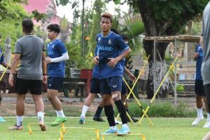 ช้างศึกหนุ่ม ซ้อมเข้มลดข้อผิดพลาด - อนันต์ รับทีมมีจุดต้องแก้