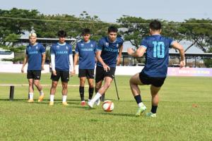 ผอ.ช้างศึก U23 ให้กำลังใจทีม ซ้อมเข้มครั้งสุดท้ายก่อนเจอ "มาเลเซีย" บอลชายซีเกมส์