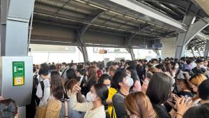 กทม.แจงรถไฟฟ้าบีทีเอสขัดข้องเช้านี้ เกิดจากระบบคลื่นอาณัติสัญญาณขัดข้อง ขออภัยผู้โดยสาร