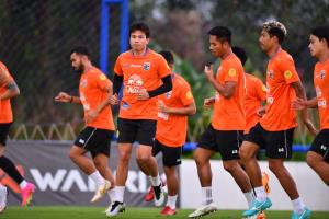 "ช้างศึก" ชุดใหญ่ รวมตัวซ้อมเข้มมื้อแรก เตรียมพร้อมลุยลับแข้งฟีฟ่าเดย์ 2 นัด