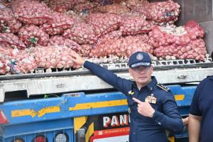 กรมการค้าภายในจัดหนัก! บุกจับลักลอบขนกระเทียมเถื่อนมูลค่า 2 ล้านบาท